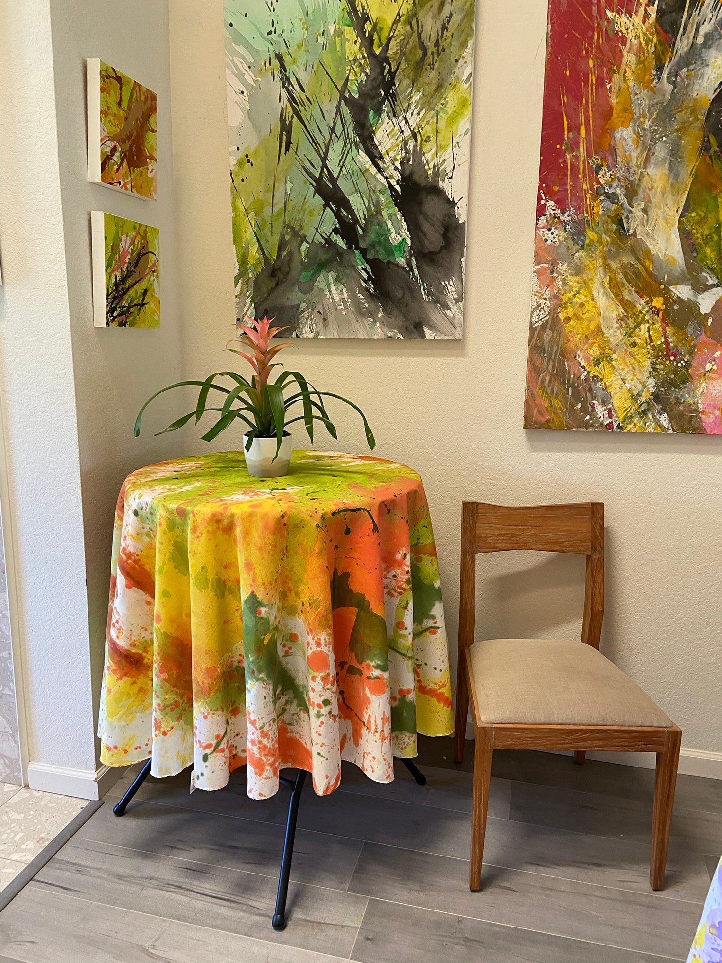 DAZZEL  90" Round Tablecloth