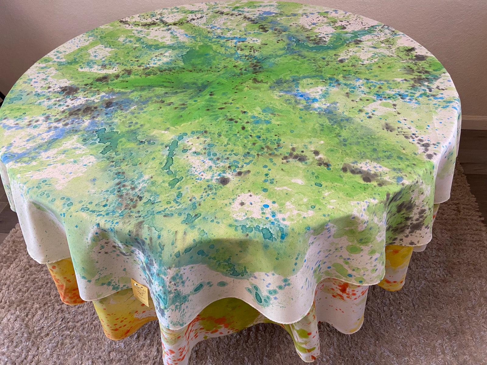 SPRINKLE. 70" Round Tablecloth