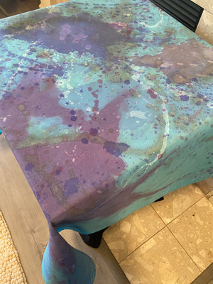 LOVELY  54" Square