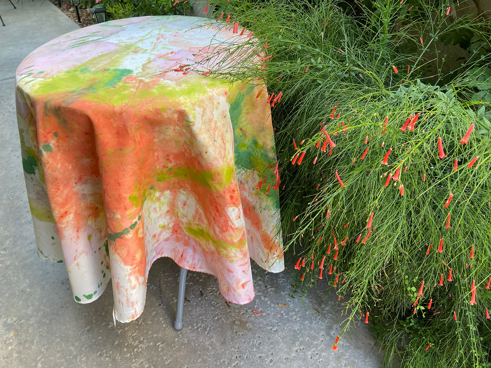 PRIMO  70" Round Tablecloth