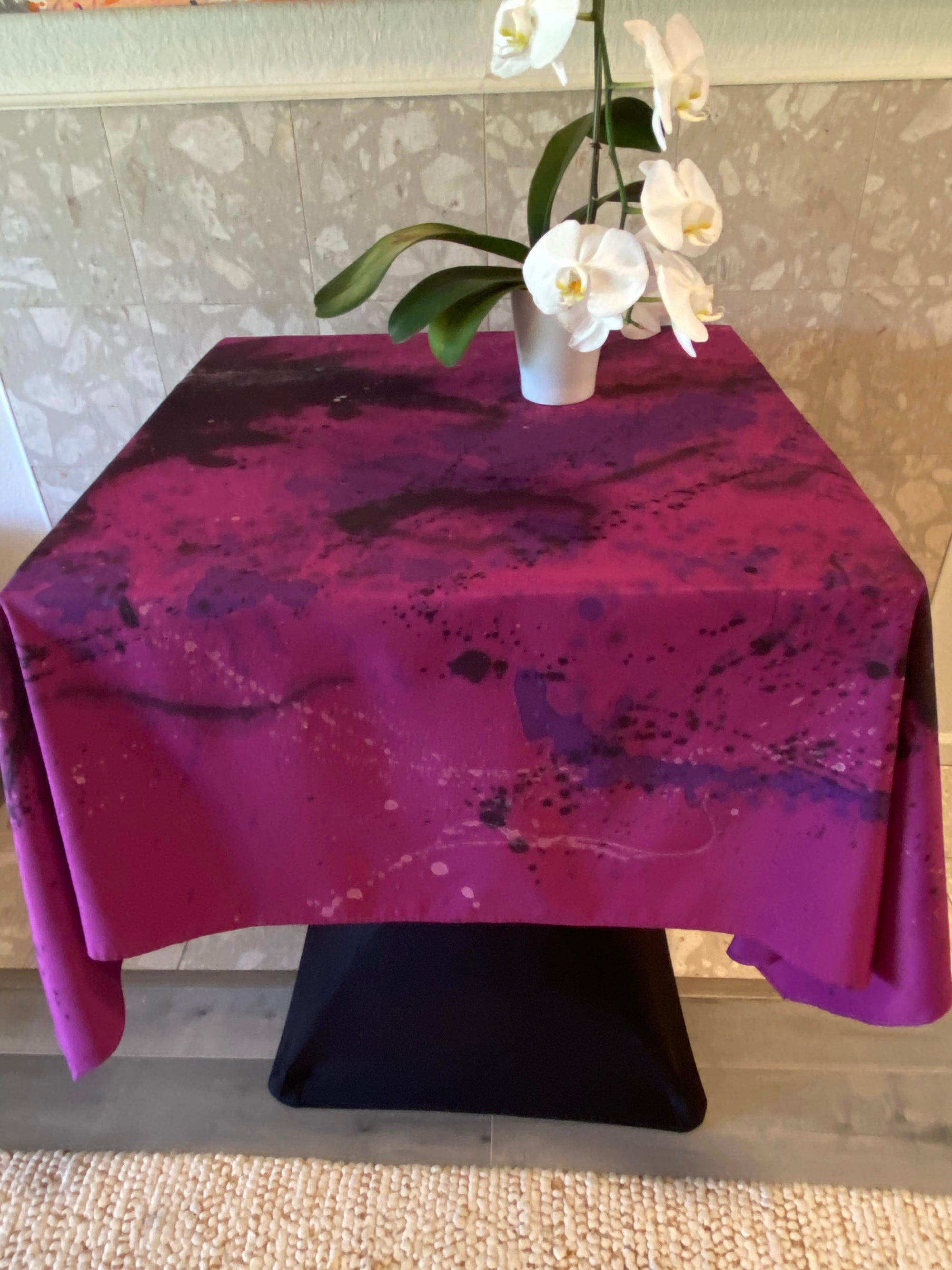 RUBY  70" Square