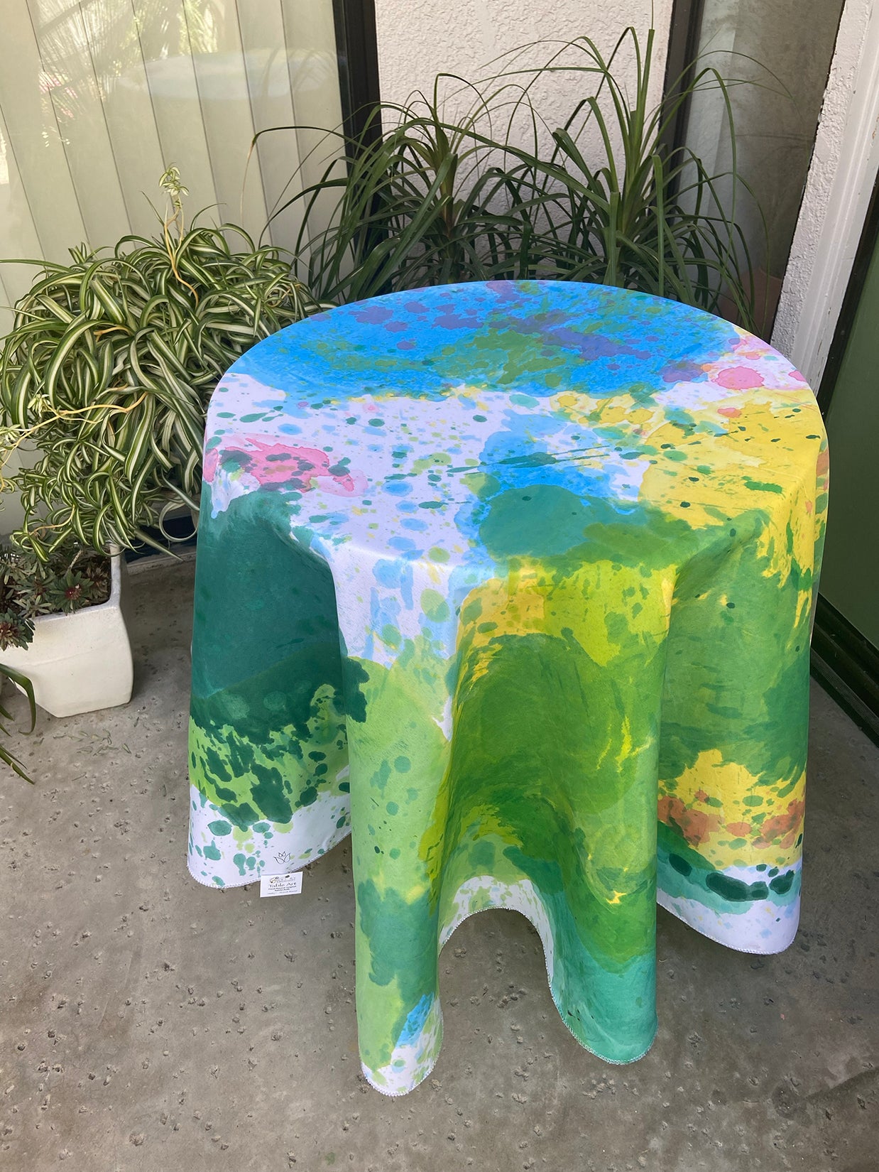 VALLEY  70" Round Tablecloth